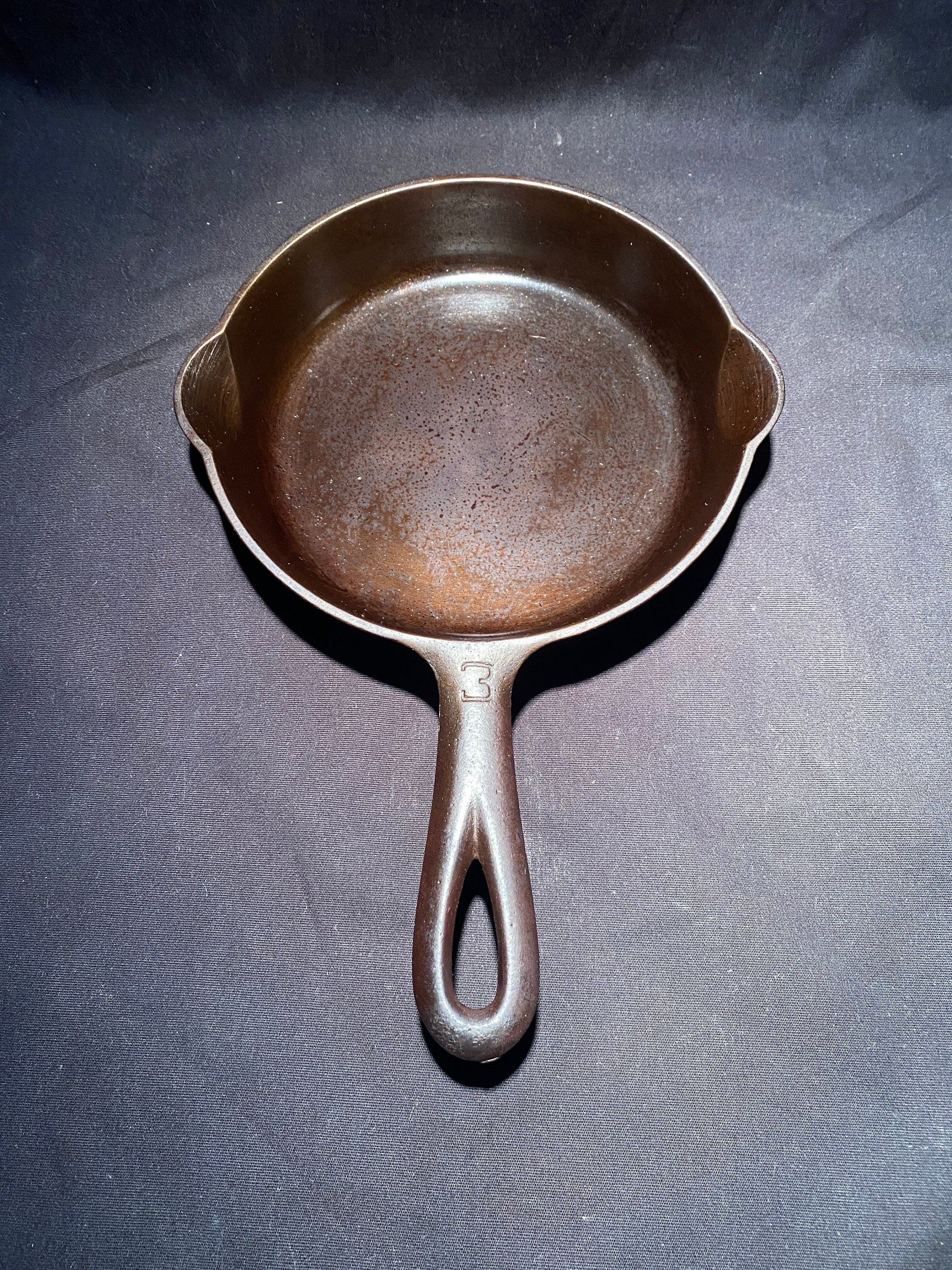 Griswold 3 Skillet 709 B