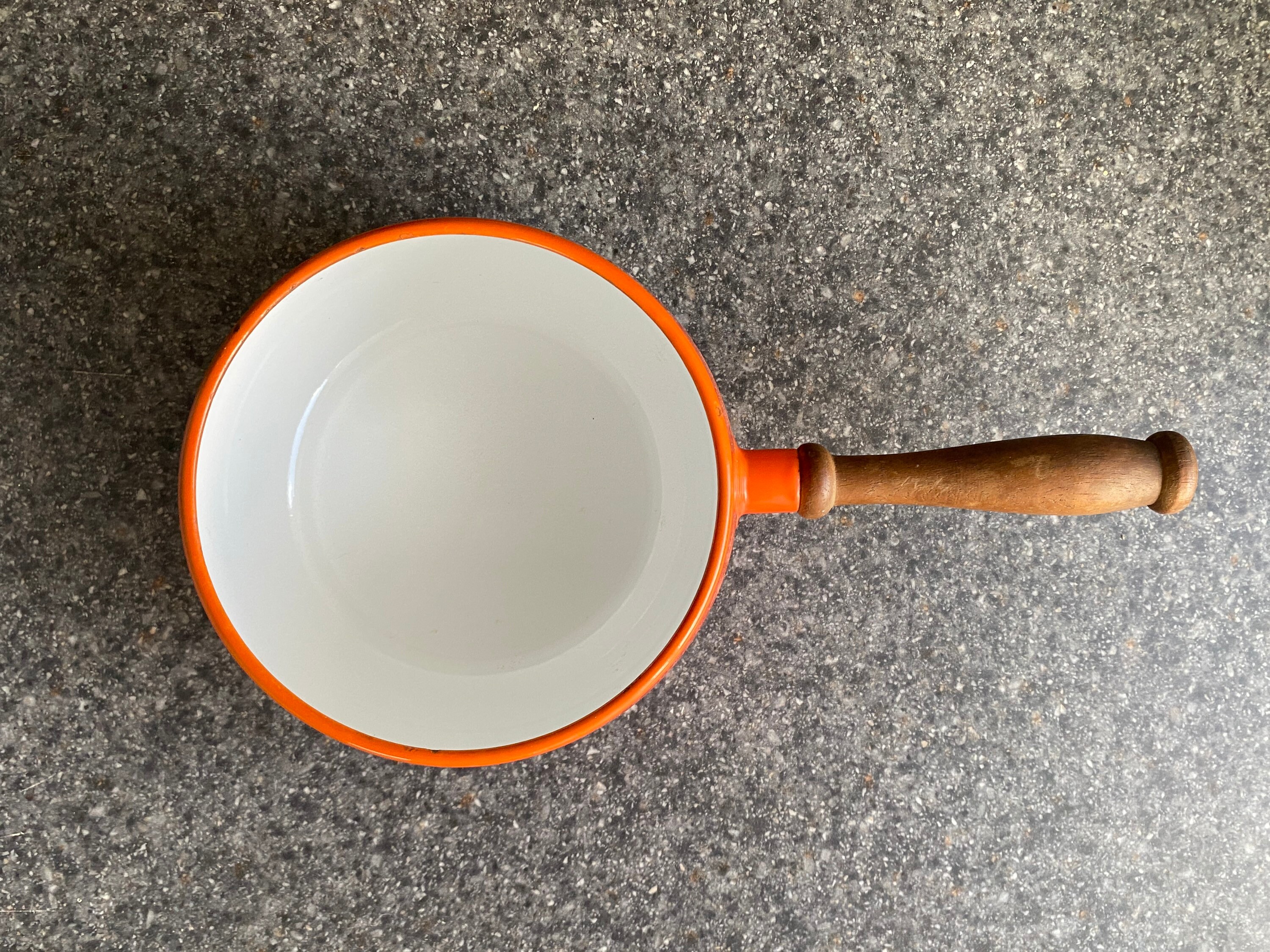 Retro Saucepan and Trivet
