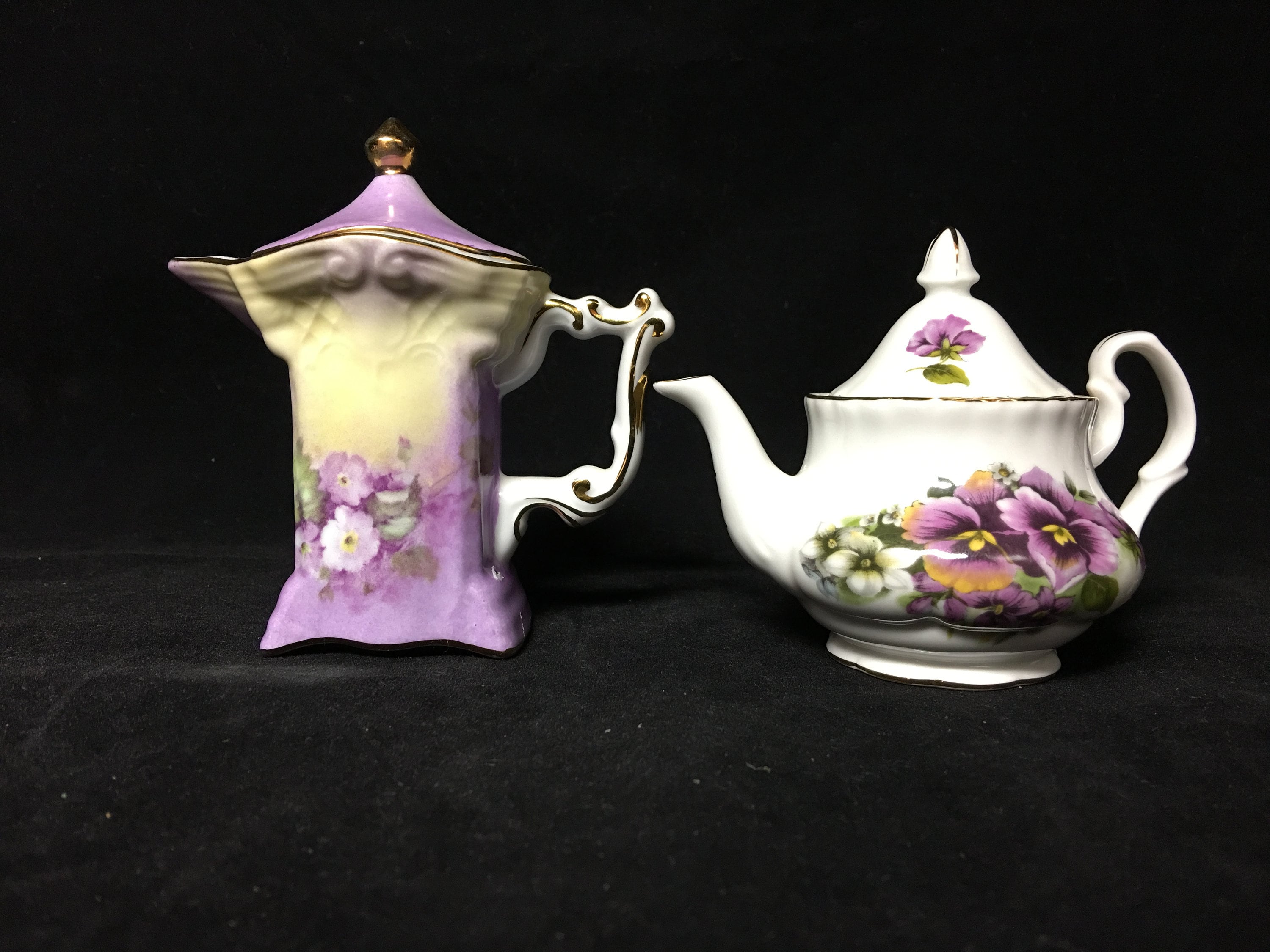 Vintage Set of 5 Miniature Ceramic Floral Teapots