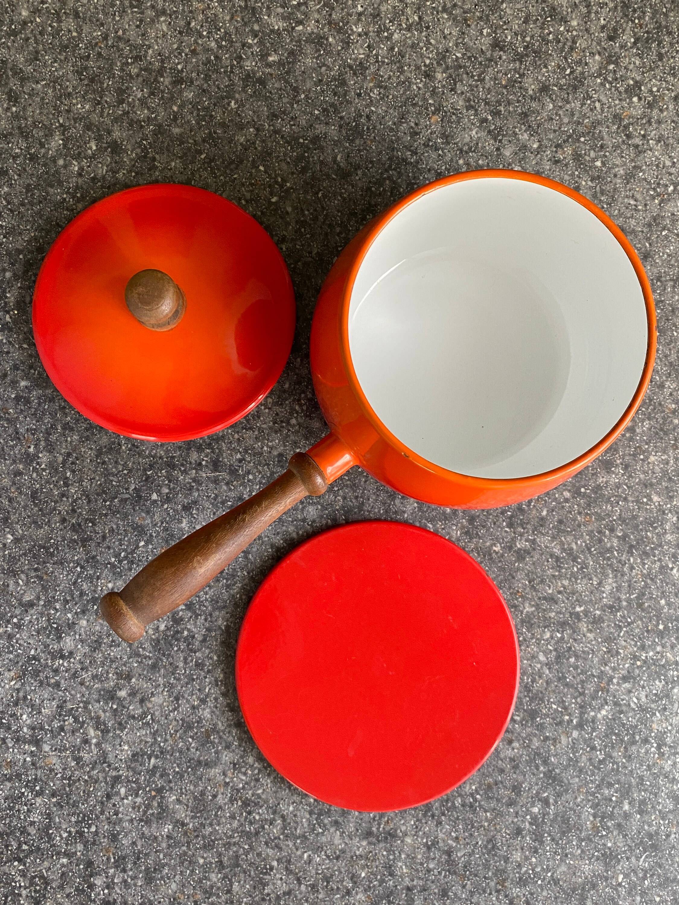 Retro Saucepan and Trivet
