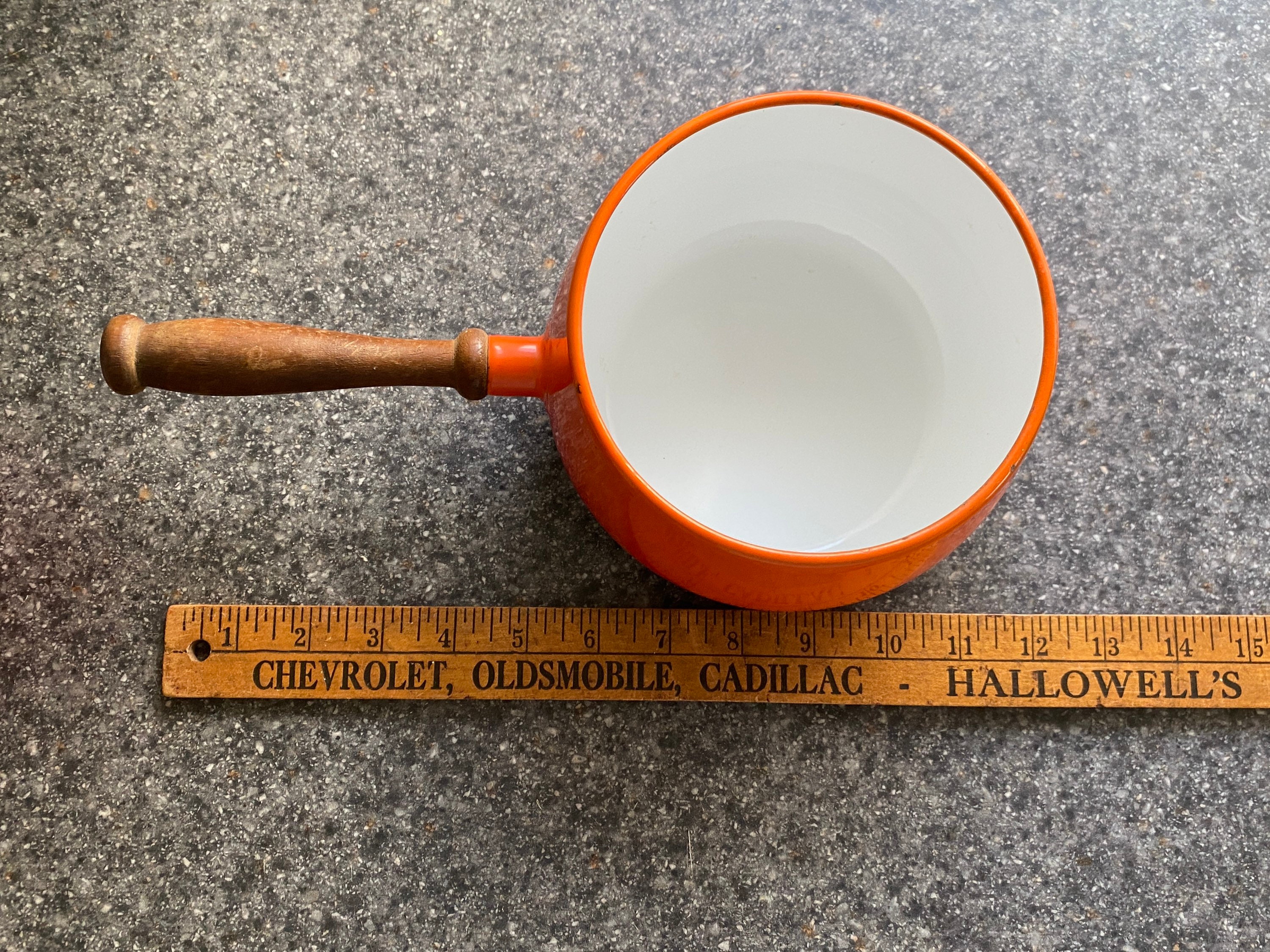 Retro Saucepan and Trivet