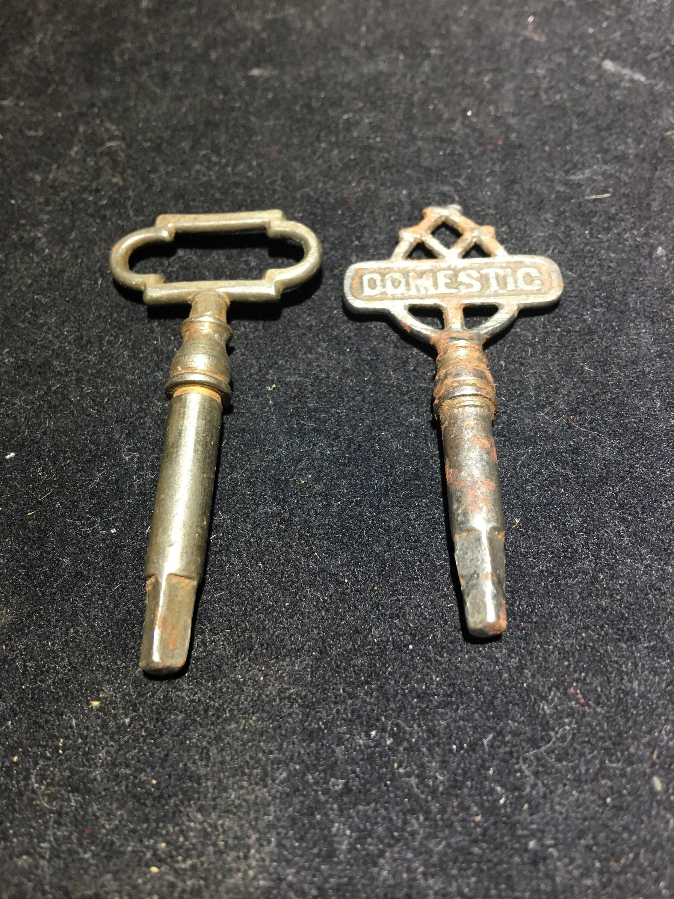Vintage Sewing Machine Treadle Keys (2)