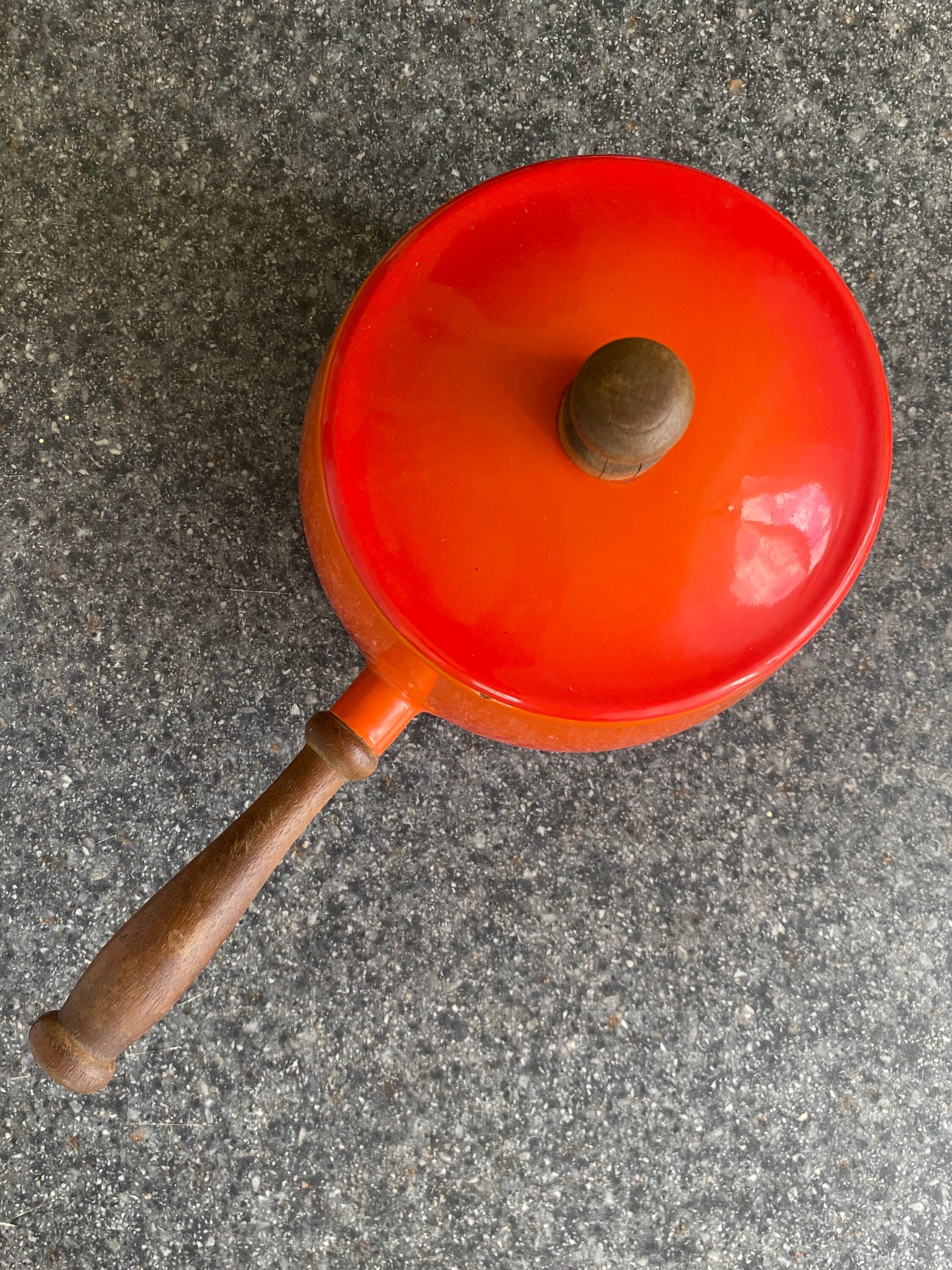 Retro Saucepan and Trivet