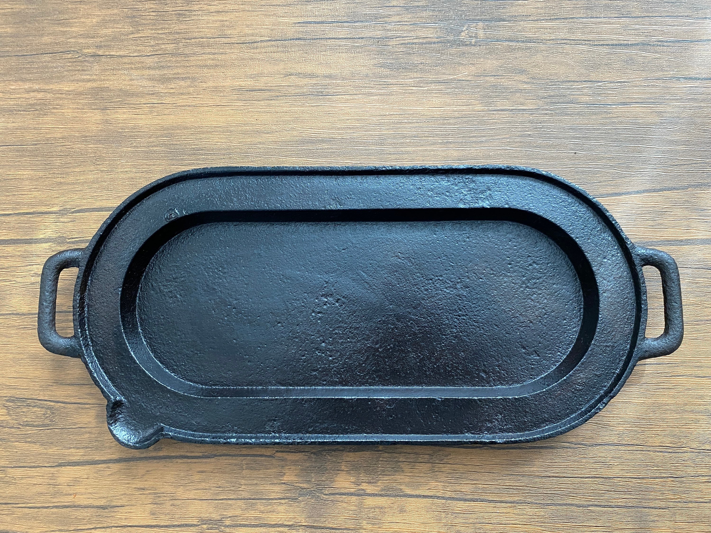 Sold at Auction: Stove Range 3052 Cast Iron Oval Fish Fryer Pan