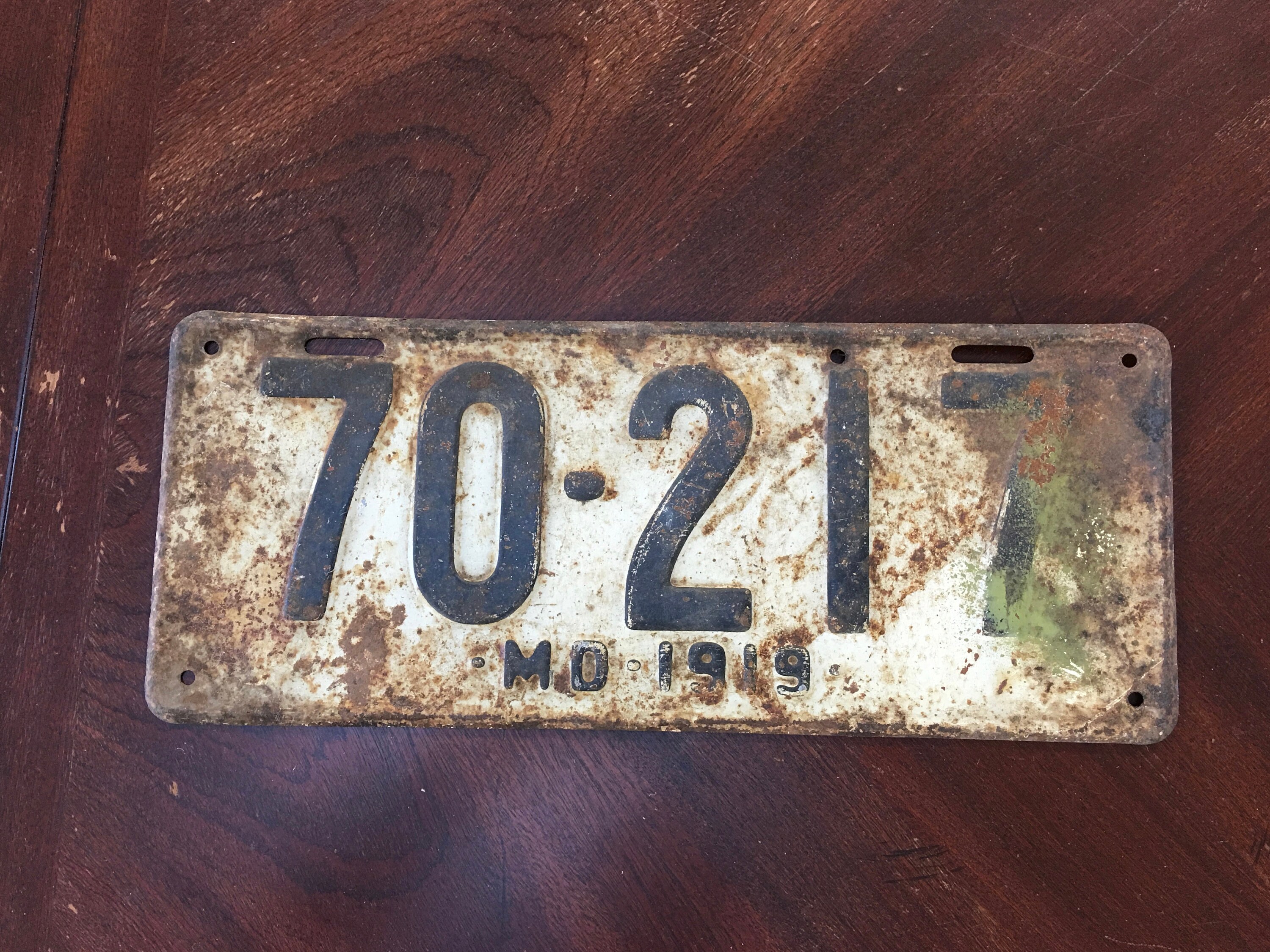 Antique Maryland License Plate (1) 70-217