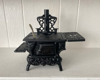 Farmhouse Vintage Cast Iron Miniature Crescent Stove & Pots