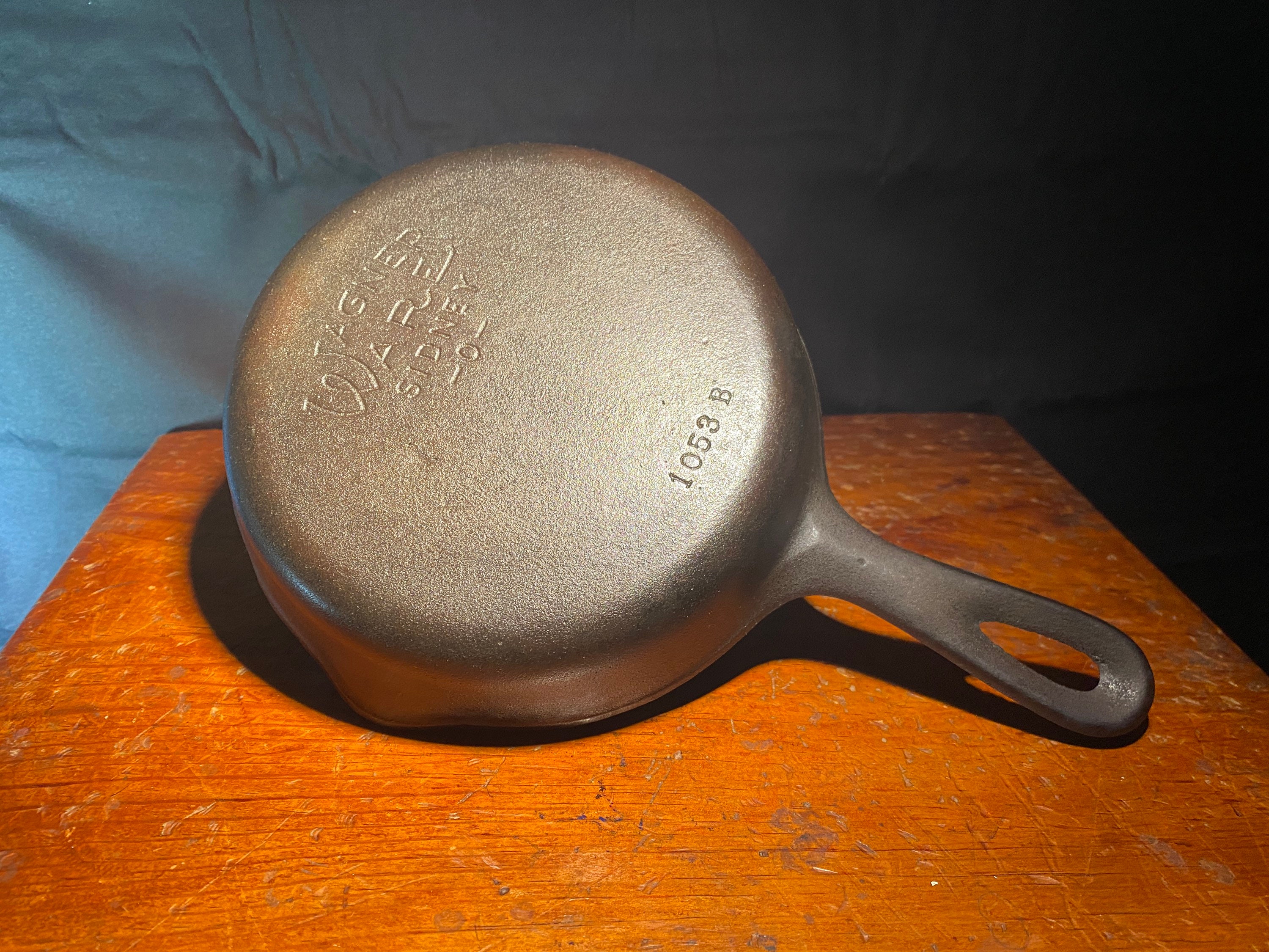Flat Bottom Unmarked Vintage Wagner Cast Iron Skillet Number 0 1940-19 –  Shop Cool Vintage Decor