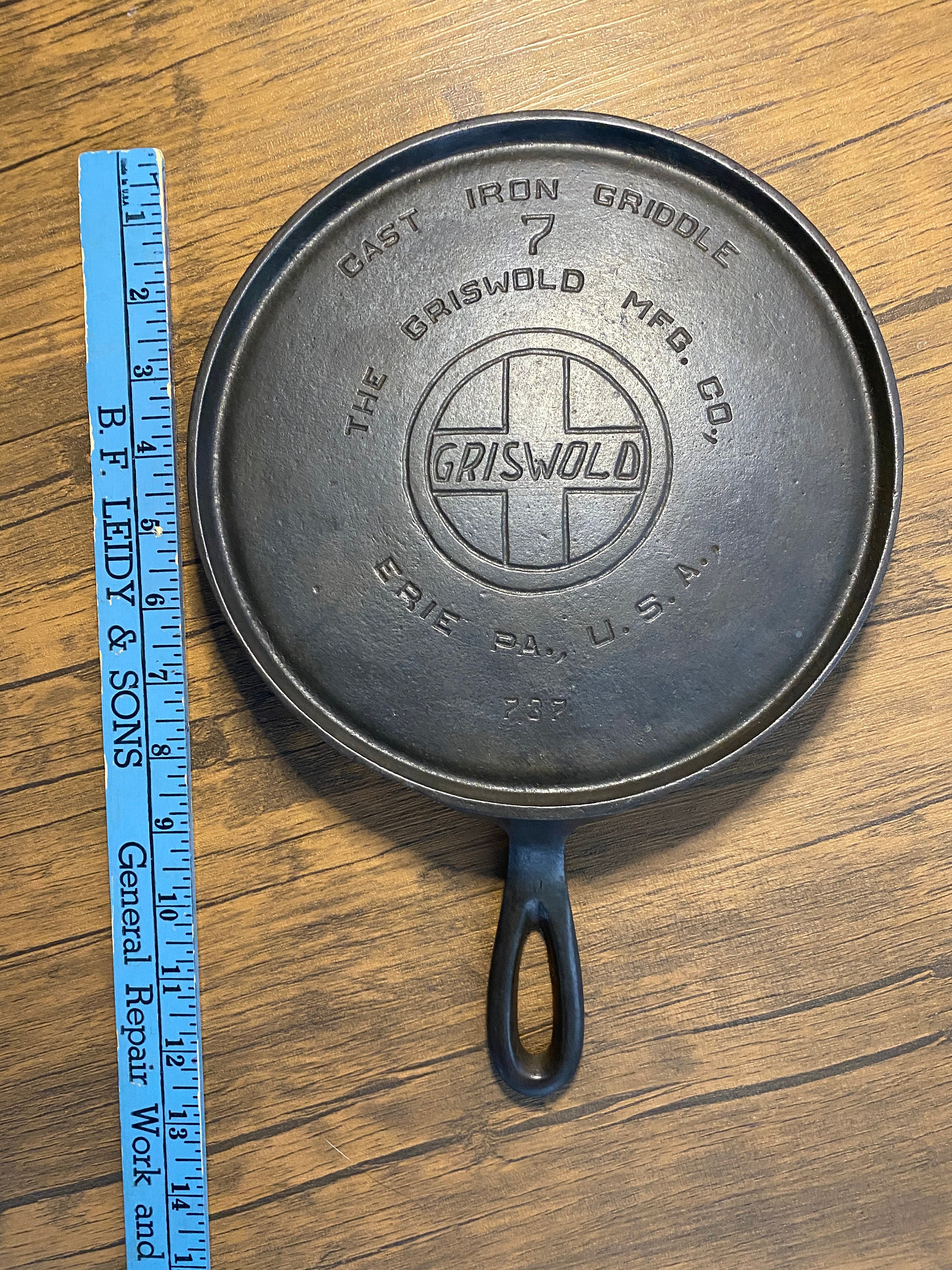 Griswold No. 7 Cast Iron Griddle Rare 1940s Slant Logo Revival