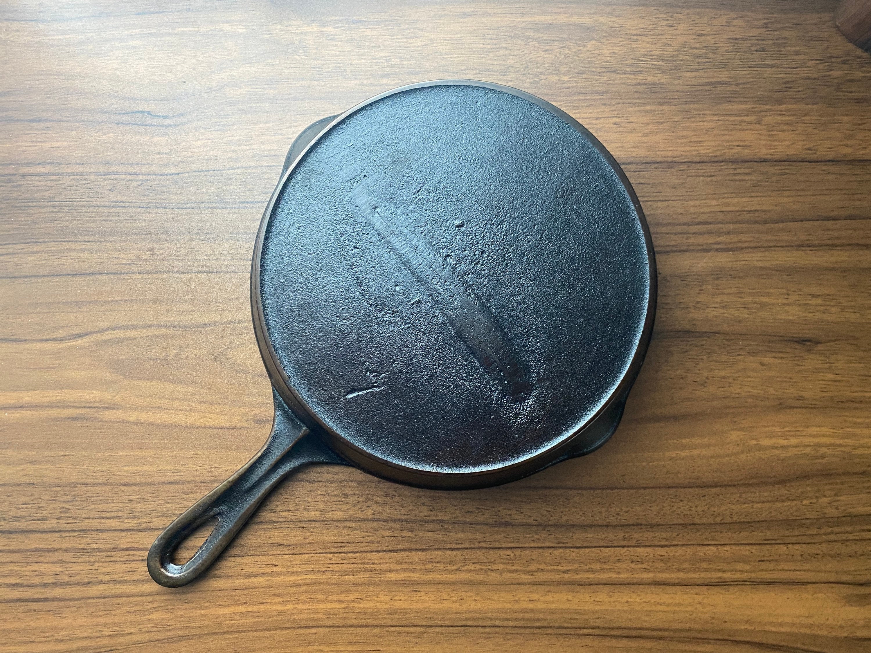 Unmarked Gate marked Cast Iron 3 Legged Spider Skillet 10 Inches (CRACKED)