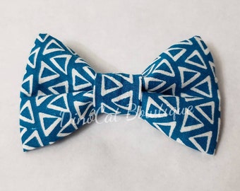 Dark turquoise with white triangles Cat Bow