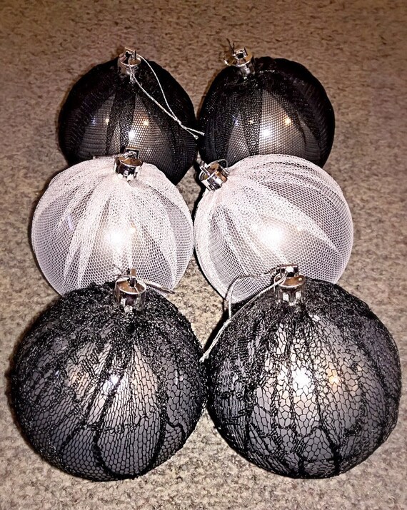Gotische Weihnachtskugeln, schwarz-weiße Spitze, 6er-Set