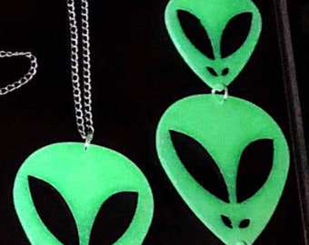 Alien necklace, alien jewellery. Glow in the dark necklace, glow in the dark jewellery. Unique gift. Geek, nerd, sci-fi. Limited Edition.