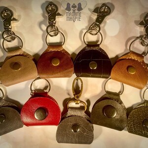 Astuccio per plettro. Astuccio per monete. EDC, da portare tutti i giorni, fatto a mano, cucito a mano, portachiavi in pelle con plettro, astuccio per monete da carrello o da collezione.