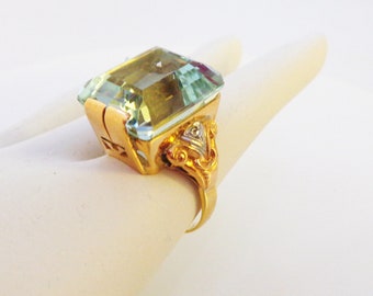 18K Gold 15 Carat Aquamarine Retro Ring with Diamonds