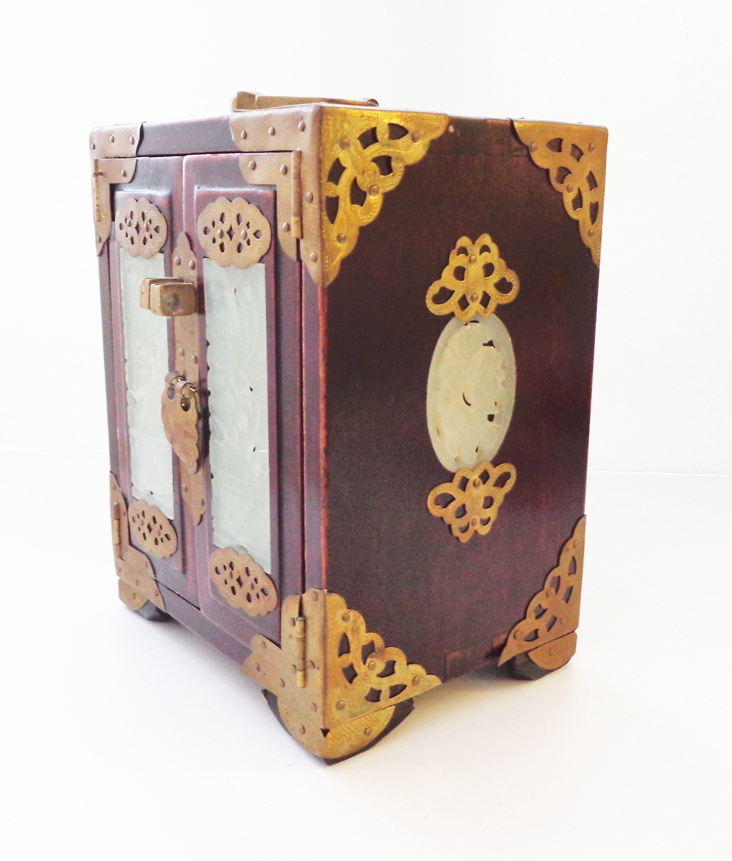 Chinese jewelry box with best sale jade