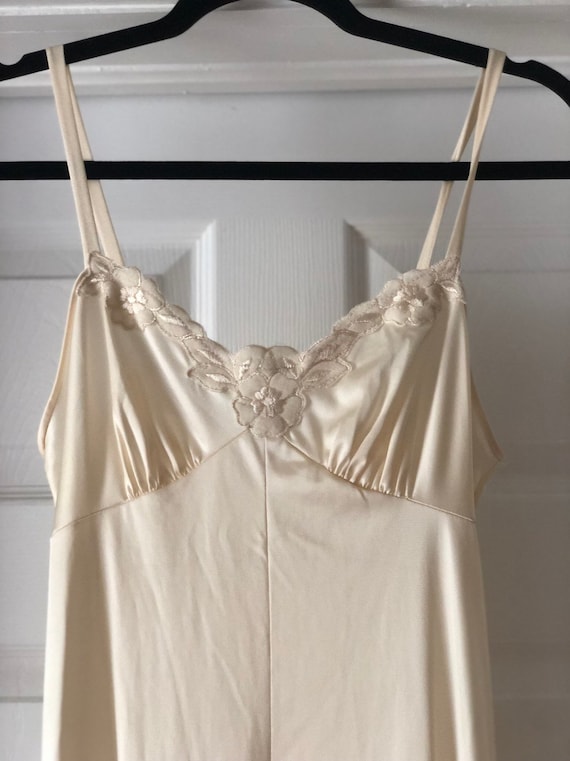 Vintage 1960s Vanity Fair Bridal Lingerie Nightgow