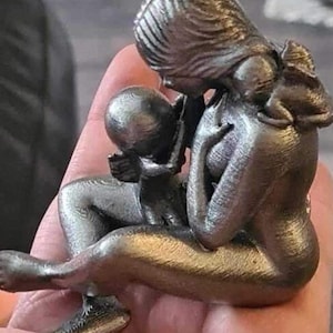 GRIEF mom LAP-BABY - Trauer Skulptur Leerer Bauch für den Verlust eines geliebten Menschen.