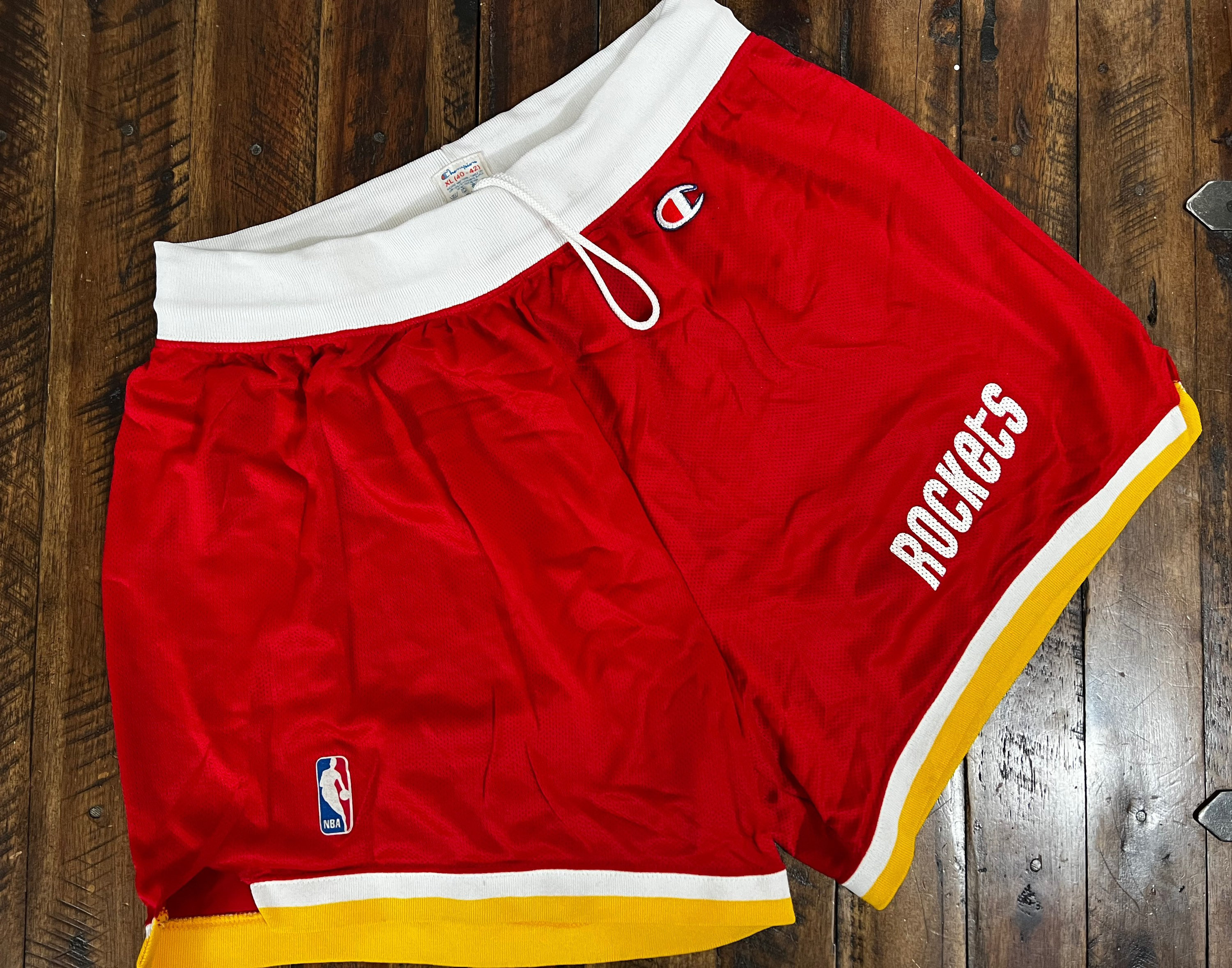 CustomCat Houston Rockets Retro 90's NBA Crewneck Sweatshirt White / L