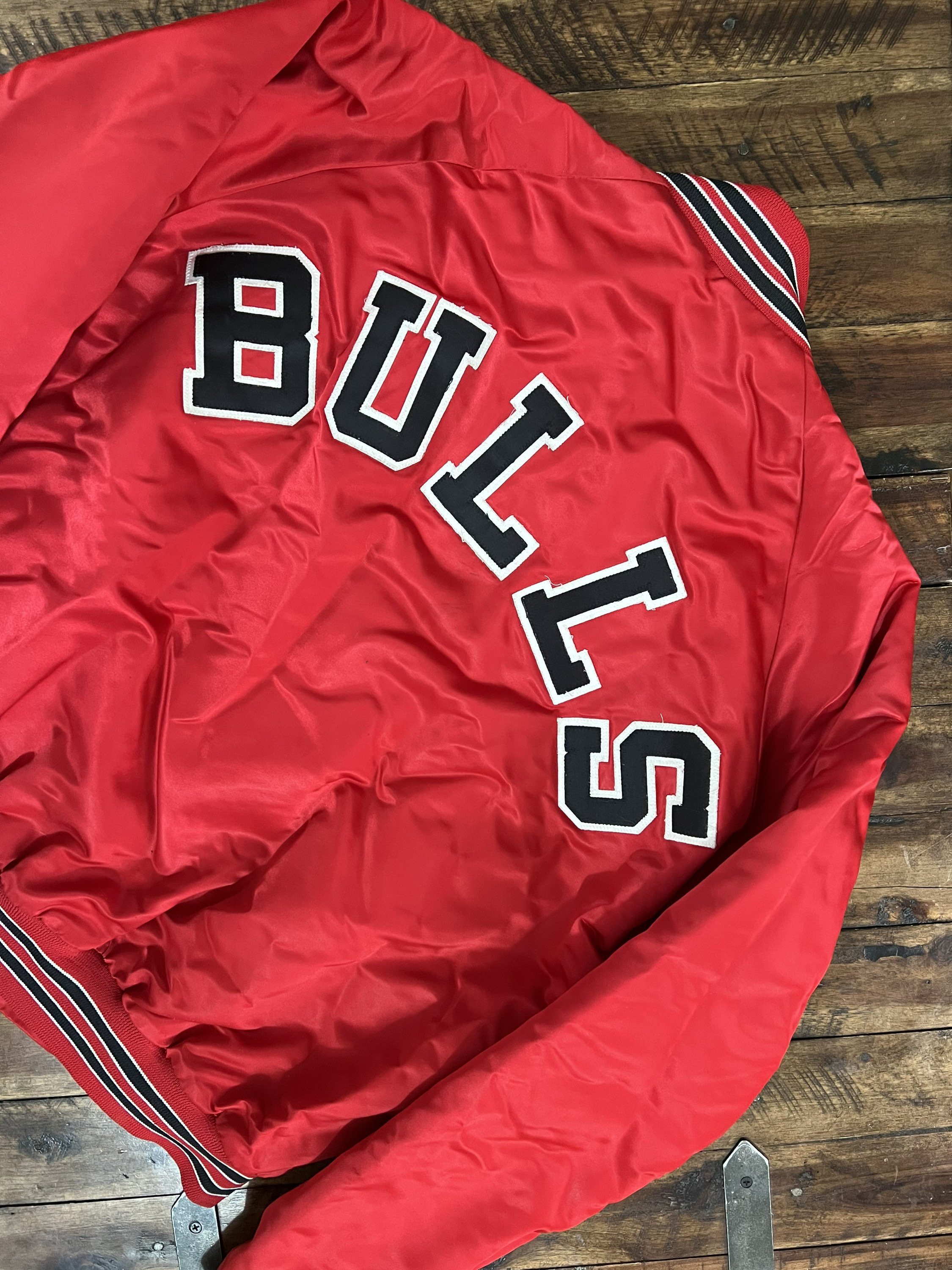 Vintage Chalkline Chicago Bulls Satin Jacket (Size XXL) — Roots