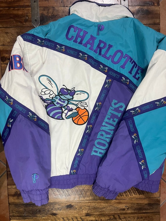 Vintage 90s Charlotte Hornets Jacket Pro Player Hooded Winter 