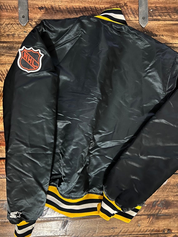 VINTAGE MADE IN USA 80's BOSTON BRUINS SATIN JACKET IN SIZE L