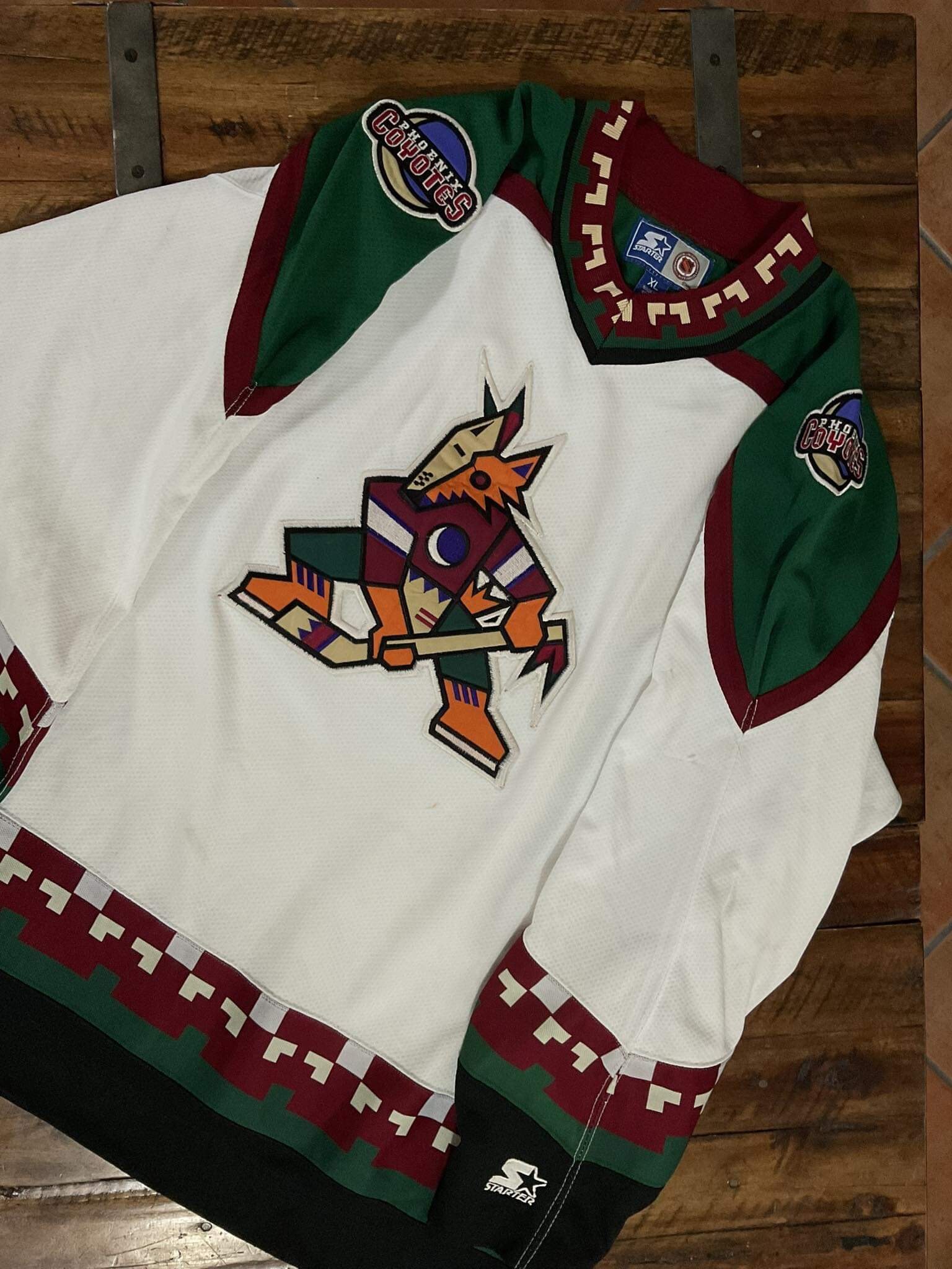 Vintage Arizona Coyotes Starter Brand Jersey Size Youth Medium