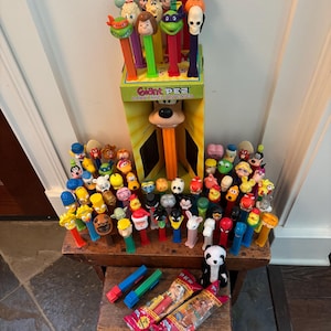 Pez candy dispensers - Etsy 日本
