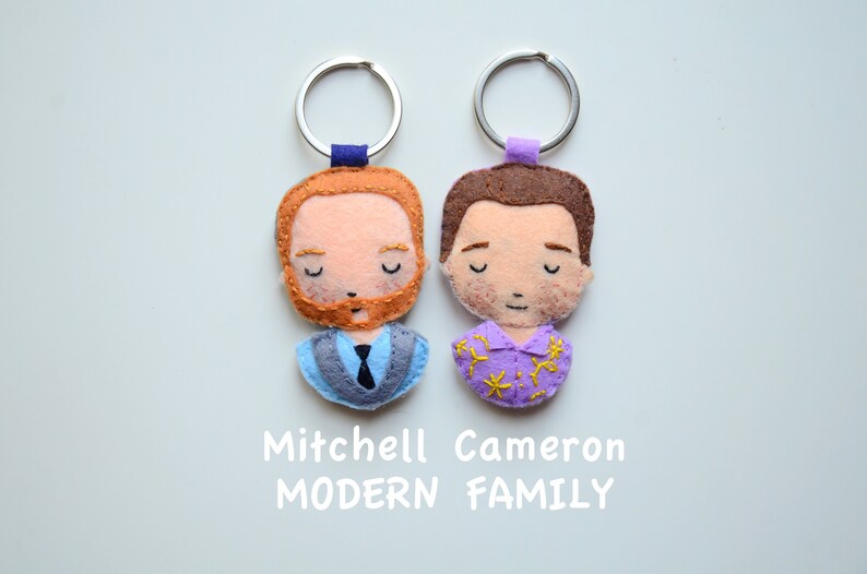 Modern Family / Cameron and Mitchell / felt keychain/ couple gift/ gift to collect/ Valentine's day 