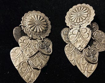 Pendientes de clip vintage con forma de corazón y conchas, estilo cha cha repujado cascada del suroeste