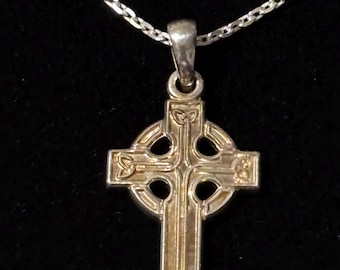 Collar antiguo de plata esterlina con cruz celta