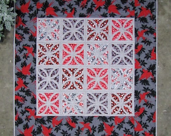 Bias Breeze appliqué quilt pattern (formerly "Grey Gardens" quilt)