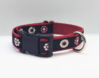 Red & white flowers on black 3/4" adjustable dog collar