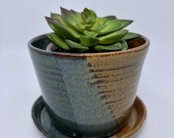 handmade pottery planter, small planter and plate, handcrafted gift, kitchenware, ceramics, stoneware
