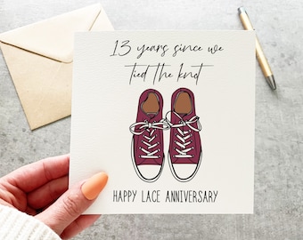 Tarjeta de aniversario de 13 años, tarjeta de aniversario de encaje, aniversario de cordones, tarjeta de aniversario tradicional, aniversario de 13 años, tarjeta de juego de palabras divertida