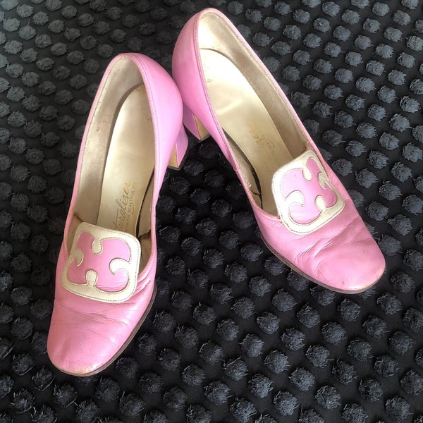 1960's genuine vintage Naturilizer leather pink buckle shoes Size 2 / 35