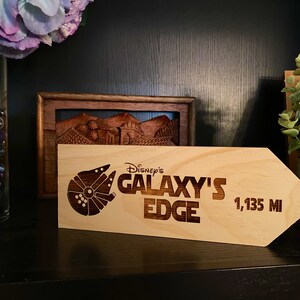 Custom sign to Disney&#39;s Galaxy&#39;s Edge