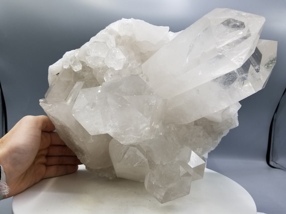 コリント産の世界クラスの XXL 24 ポンドの非常に複雑なクォーツ