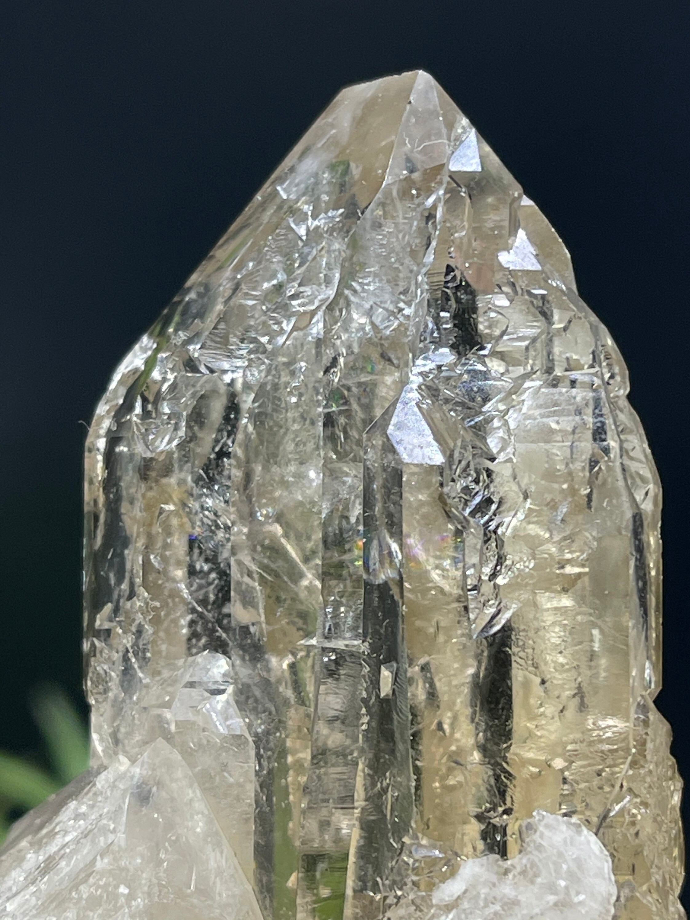 新発見！傷のない、完璧な仕上げの超宝石のような 5 インチの