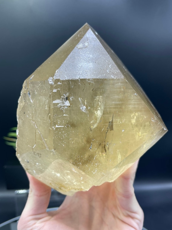 カテドラルシトリン 新発見！ 完璧な 4.5 インチのカテドラル シトリン。損傷がなく