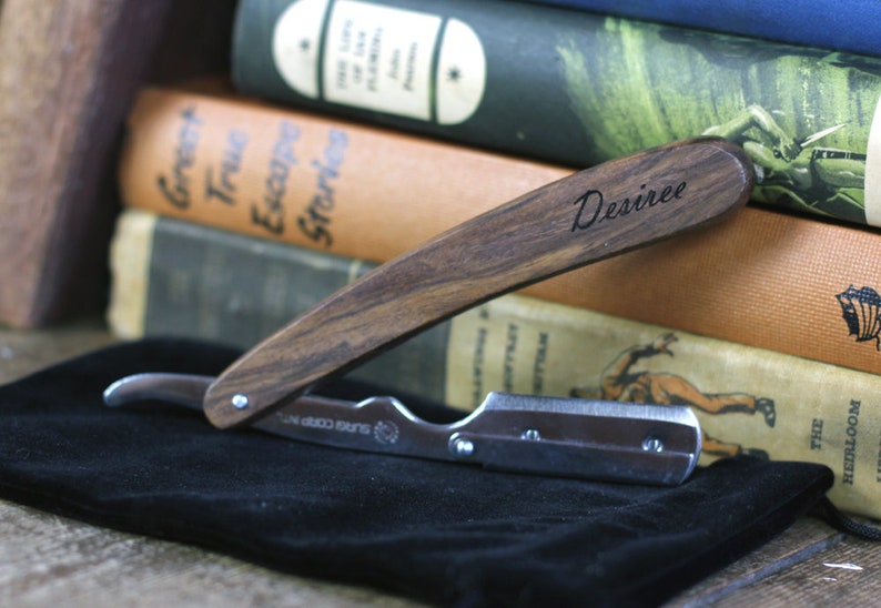 Wooden Personalised Straight Cut-throat Razor with disposable blades a thoughtful Valentines present or Anniversary gift. image 4