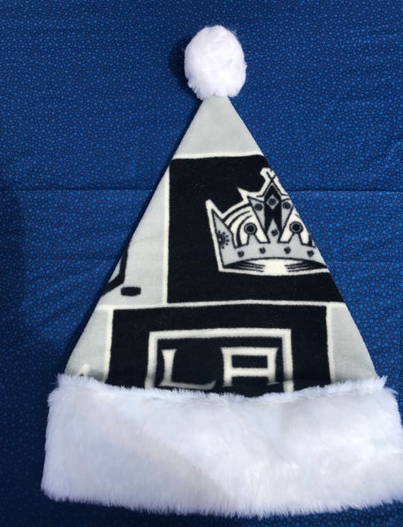 la kings christmas hat