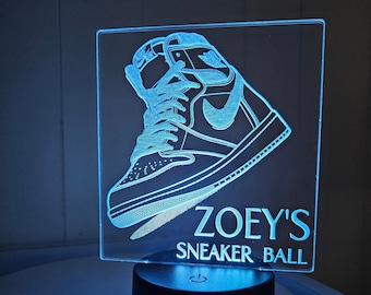 Centro de mesa personalizado Sneaker Tilt / Decoración de luz Sneaker L.E.D / Decoración de fiesta de zapatillas / Centros de mesa de zapatillas / decoración de fiesta de baloncesto