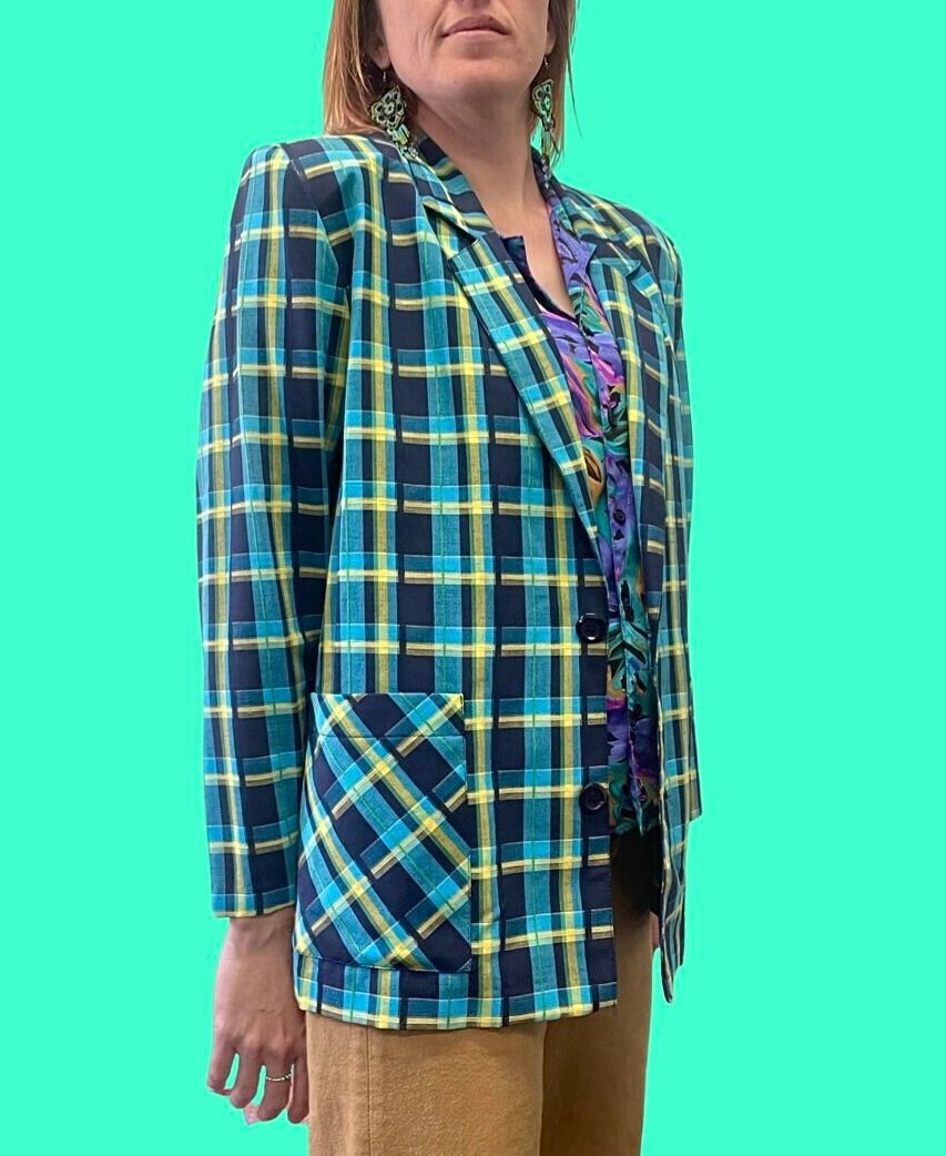 Green blazer deals blue shirt