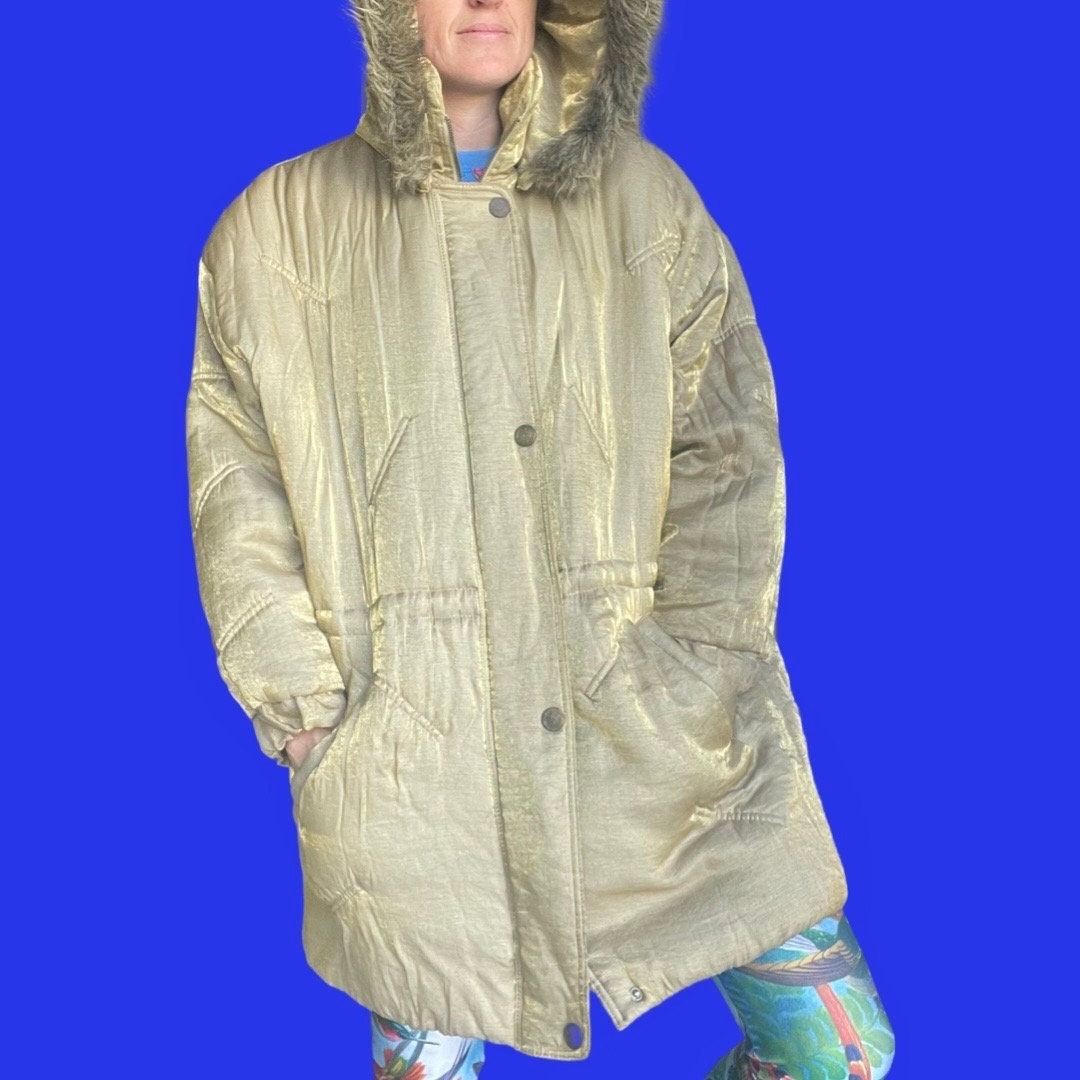 GOLD PUFFER JACKET WITH HIGH COLLAR