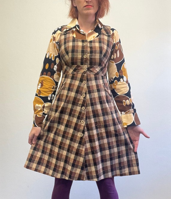 Super Cute 60s 70s Hand Made Plaid Pinafore | Hig… - image 3