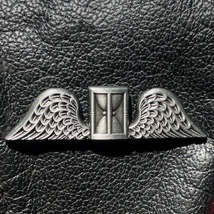 Tempus Fugit - 3D antique Nickel pin, 17th century New England Tombstone iconography, 3D enamel pin lapel silver gothic pin