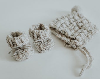 WELCOME HOME Set (Bonnet & Booties) Wheat