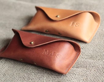 Personalized Leather Glasses Case – Full Grain Soft Pouch for Travelers