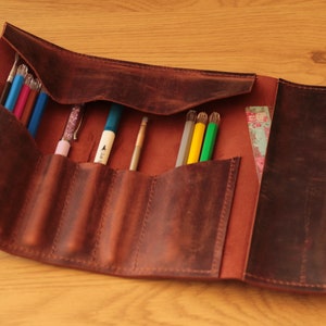 leather roll, artist roll, leather pencil roll, leather pencil case, paint brush holder, craft tool roll, Pencil Wrap,leather tool roll case