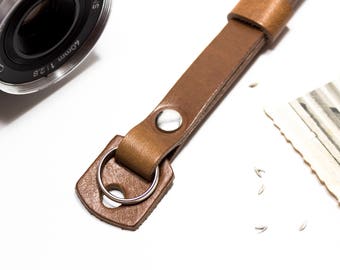 Leather camera wrist strap - Maier by AlterSkin